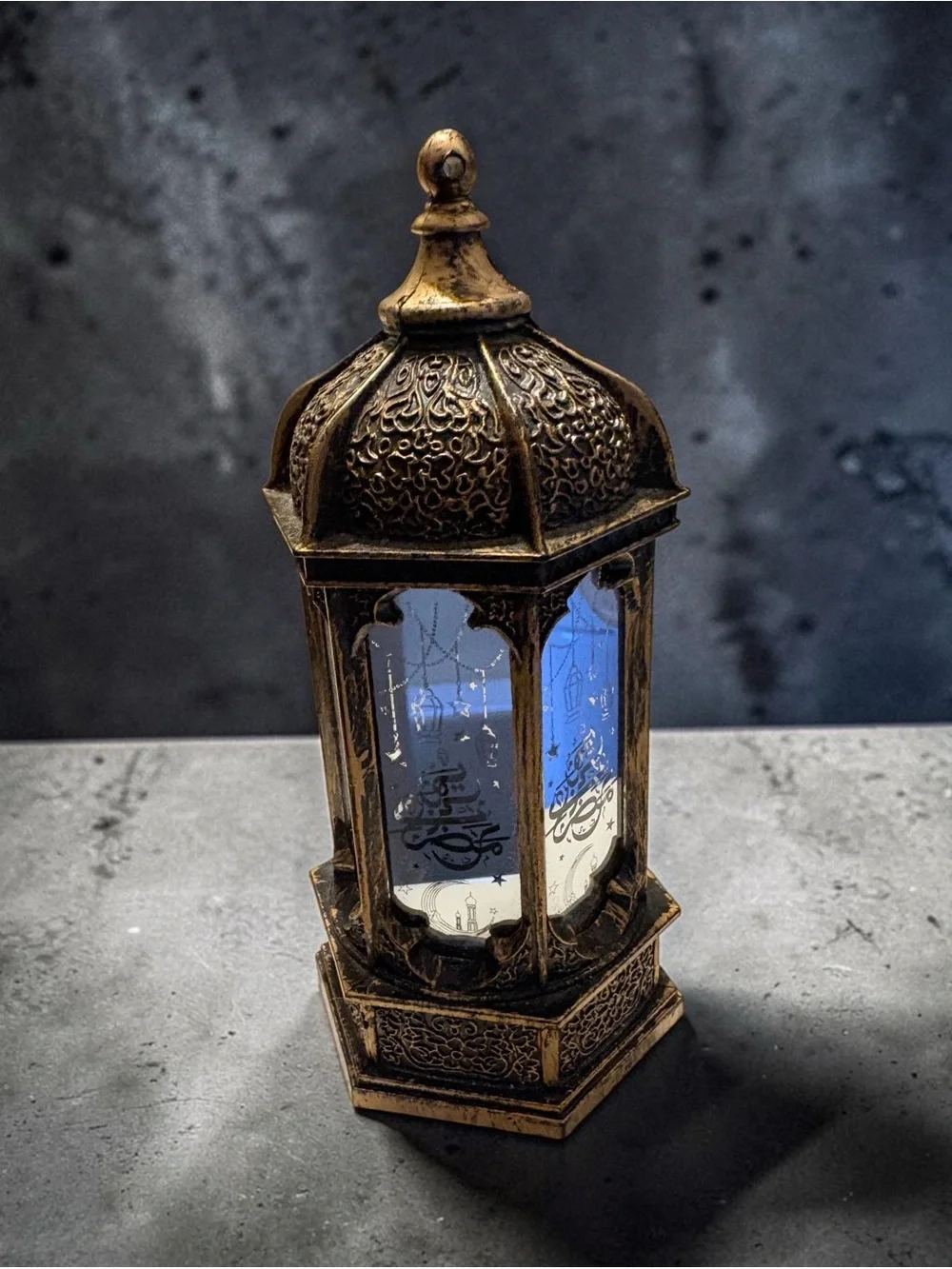 Elegant Antique Gold Ramadan & Eid Mubarak Decorative Lantern (1)